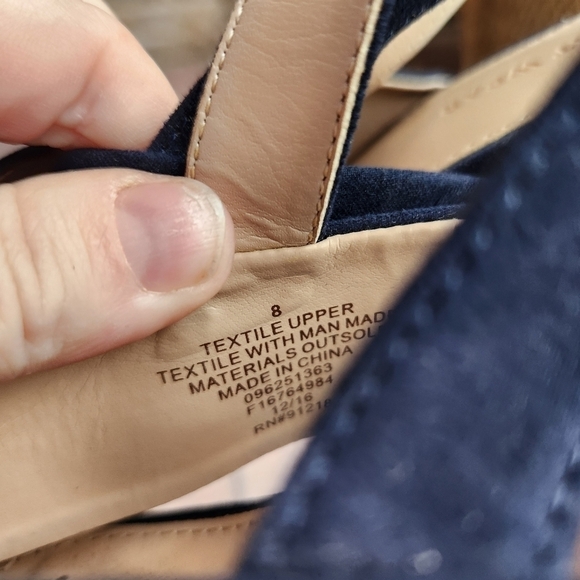 Who What Wear Open Toe Navy Heels - Picture 3 of 5